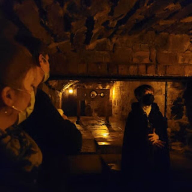Edinburgh: Old Town and Underground Ghost Tour - Going down beneath South Bridge: what the vaults are like