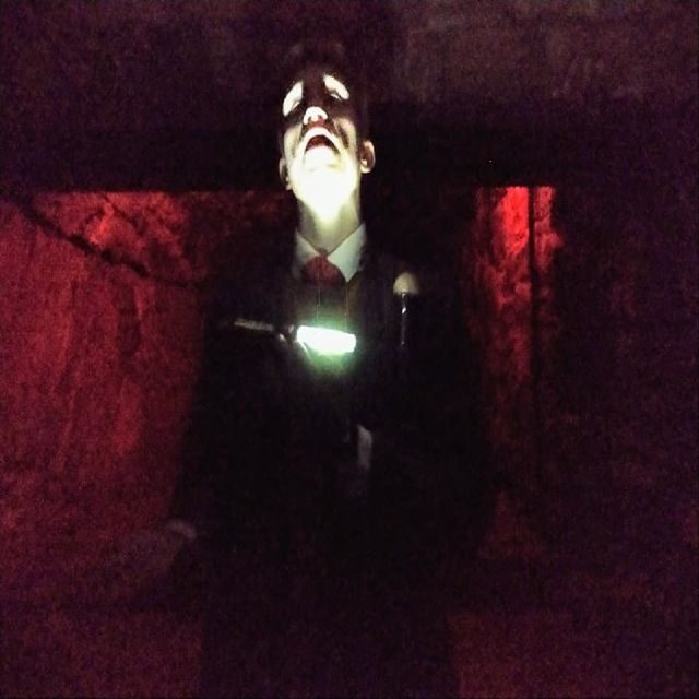 Edinburgh: Old Town and Underground Ghost Tour - Meeting on the Royal Mile without wasting time
