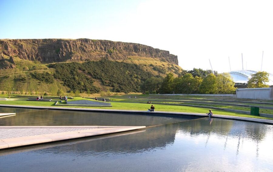Edinburgh: Old Town Highlights Walking Tour - Key things that make this Old Town tour worth your time