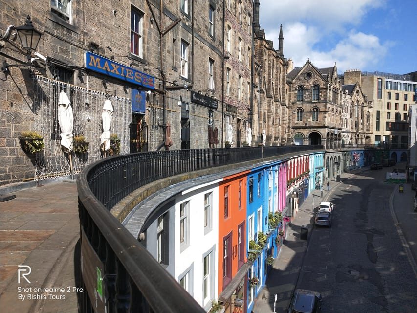 Edinburgh: Old Town Highlights Walking Tour - Medieval architecture and city walls you can actually picture