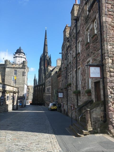Edinburgh: Old Town Highlights Walking Tour - How much time and walking to plan for