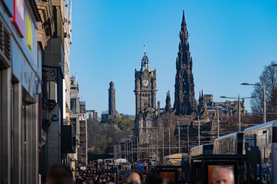 Edinburgh: Old Town History Walking Tour - The Royal Mile and Victoria Street: streets that act like timeline pages