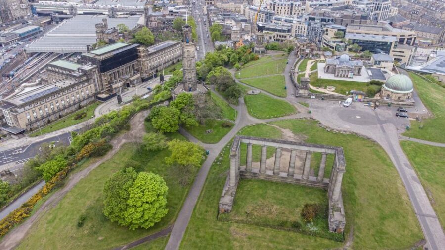 Edinburgh Old Town History Walking Tour - St. Giles Cathedral and Grassmarket: the main stops that matter