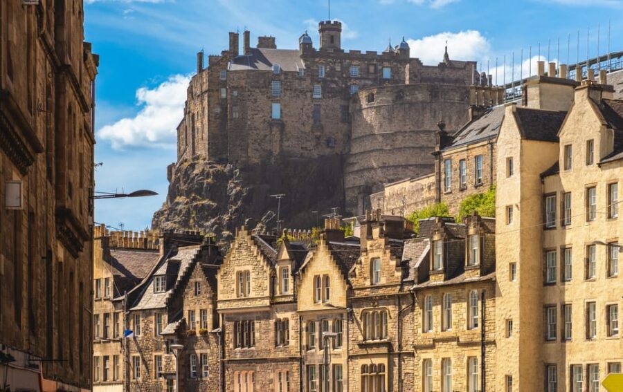 Edinburgh: Old Town Private Walking Tour with Historian - The guide matters: what makes Gaines Murdoch the star of the show