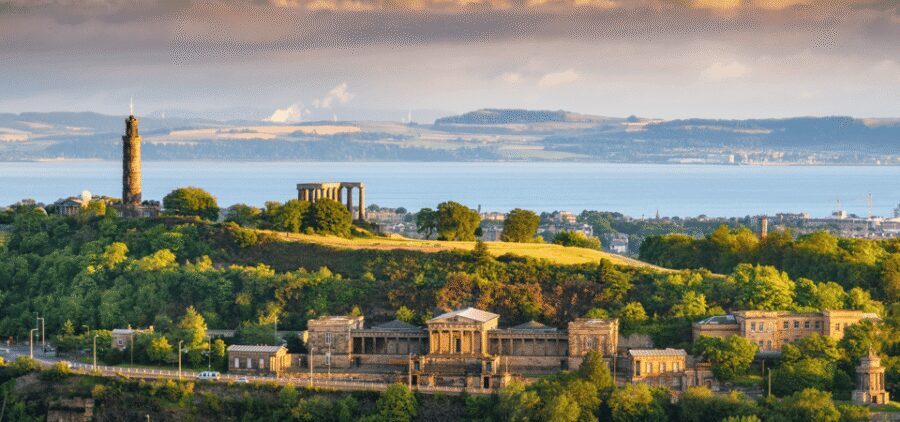 Edinburgh: Old Town Walking Tour with an APP - How a 5-hour app walk makes Edinburgh easier