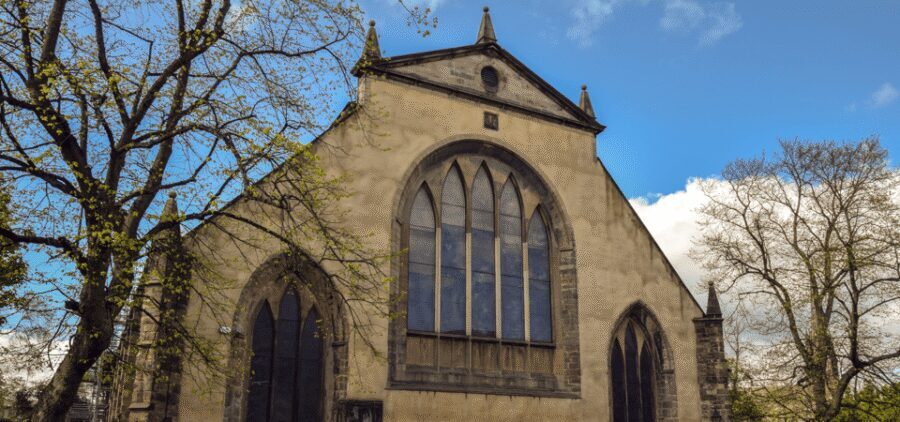 Edinburgh: Old Town Walking Tour with an APP - Edinburgh Castle on Castle Hill: the views and the meaning