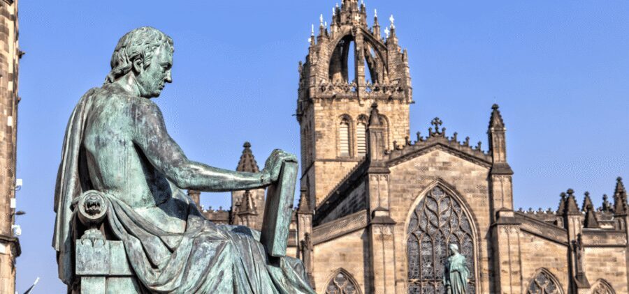 Edinburgh: Old Town Walking Tour with an APP - Price and value: $9 for a phone-led route