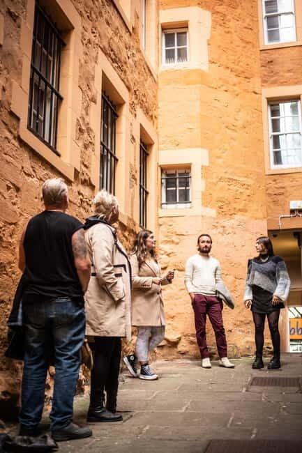 Edinburgh: Old Town Walking Tour with Holyrood Entry - Old Town storytelling that actually moves (and ends with Holyrood)