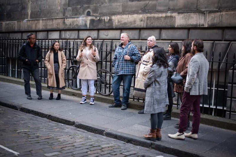 Edinburgh: Old Town Walking Tour with Holyrood Entry - Victoria Street, Grassmarket, and Greyfriars Kirkyard