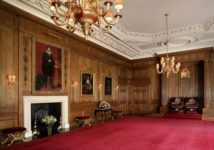Edinburgh: Palace of Holyroodhouse Entry Ticket - Throne Room and ceremonies: when the palace is more than decoration