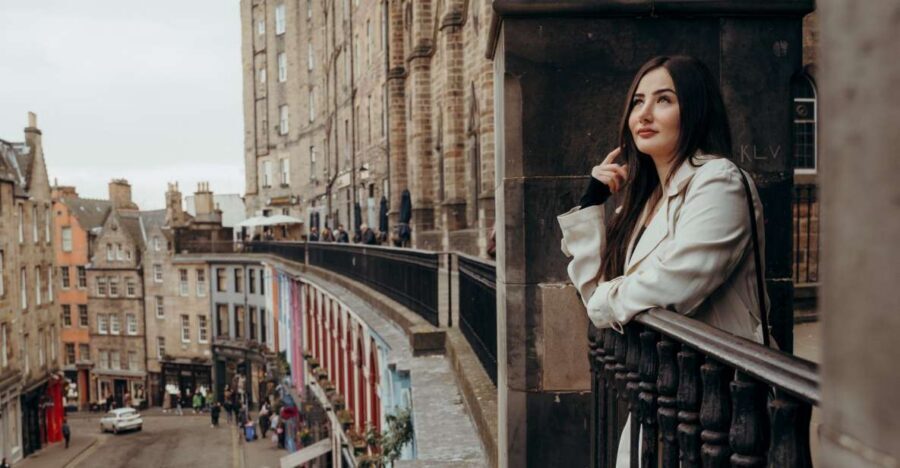Edinburgh: Photo Shoot with a Private Vacation Photographer - Why this Edinburgh photo shoot beats selfie mode
