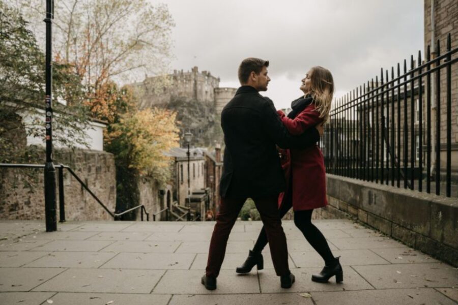 Edinburgh: Photo Shoot with a Private Vacation Photographer - Practical tips to get the best photos (without turning your day into work)