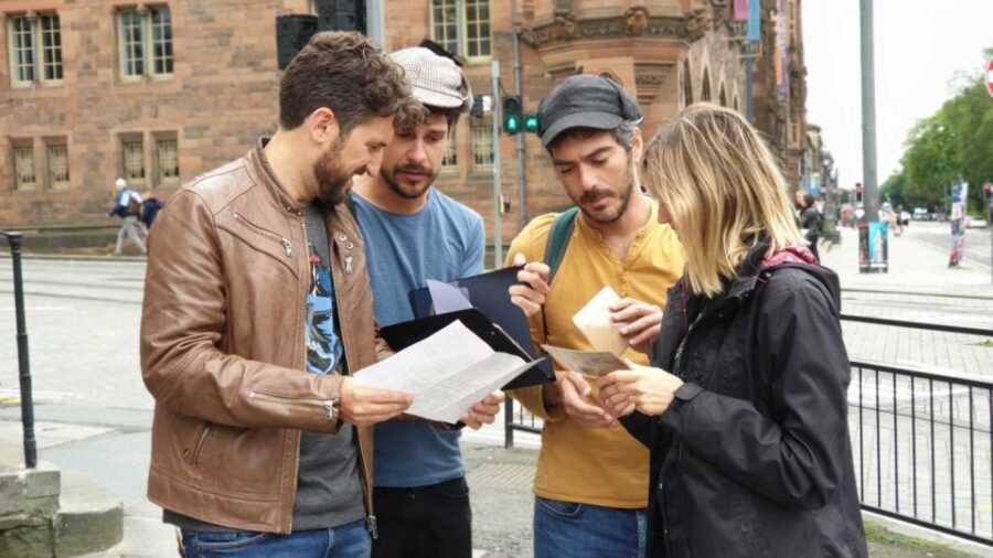 Edinburgh: Private Sherlock Holmes Adventure Tour Challenge - Getting your keepsakes: the map and the souvenir badge