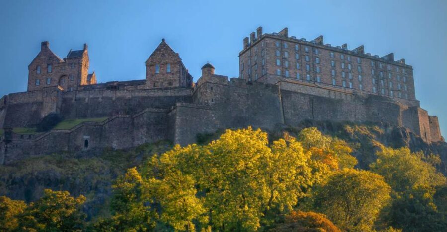 Edinburgh: Private Walking Tour with a Local - Private Edinburgh Orientation With a Lokafyer, Not a Script