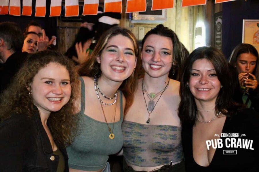 Edinburgh: Pub Crawl 7 Bars with 6 Shots - 7 bars, 5 hours, and a plan that actually works in Edinburgh