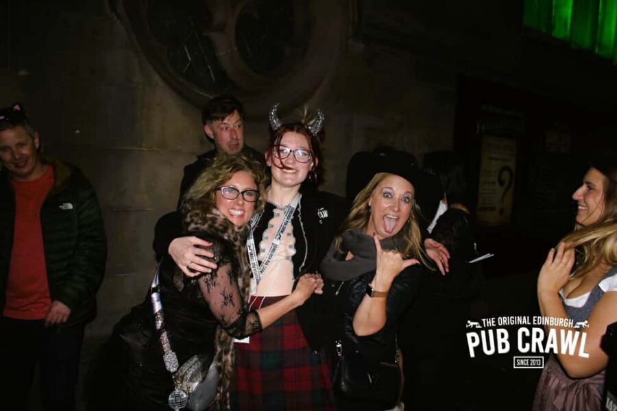 Edinburgh: Pub Crawl 7 Bars with 6 Shots - 6 shots selected for you: the easiest way to avoid decision fatigue