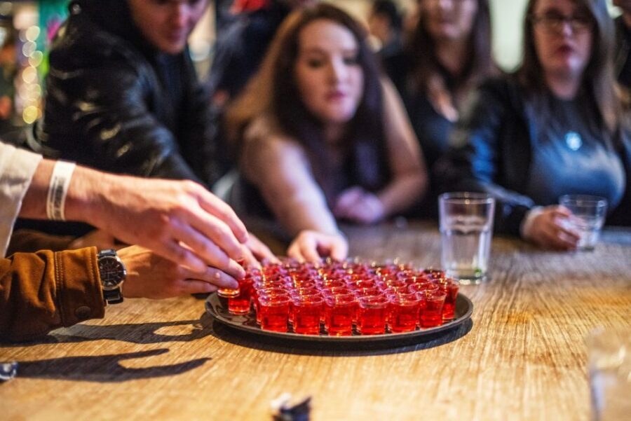 Edinburgh: Pub Crawl 7 Bars with 6 Shots - Practical tips so you enjoy every stop