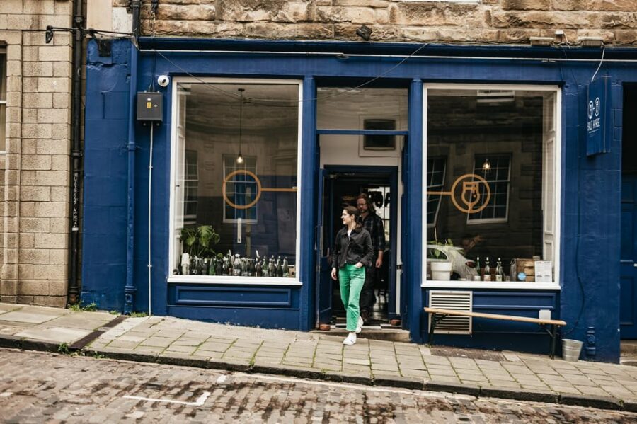 Edinburgh: Pubs and History Guided Walking Tour with Beer - Grassmarket Finish: A Different Slice of Old Edinburgh