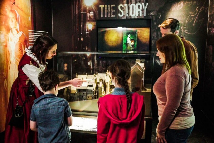Edinburgh: Real Mary King's Close Guided Tour - How the tour plays out in 1 hour