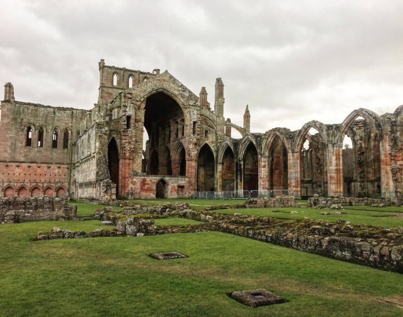 Edinburgh: Rosslyn Chapel, Borders & Glenkinchie Distillery - What You’ll Learn From the Guide (and Why It Makes the Stops Better)