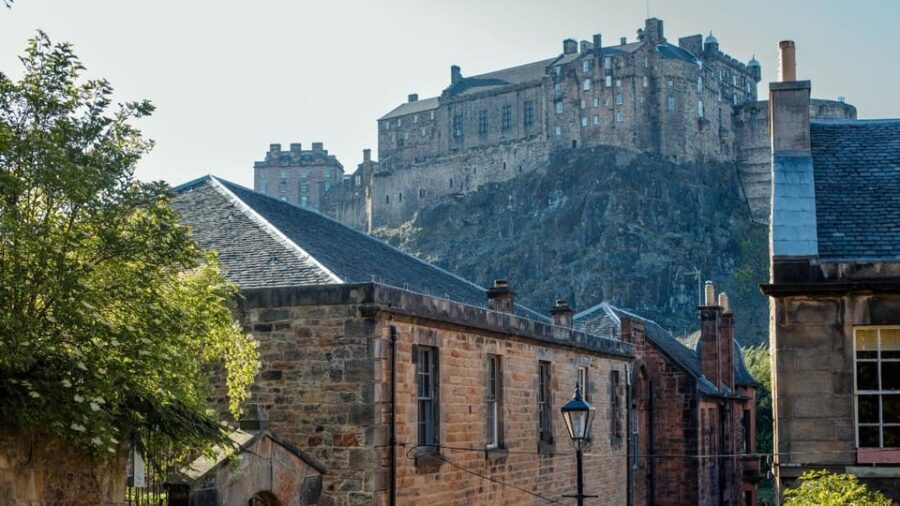 Edinburgh: Royal Mile Walking Tour & Exploration Game - What to Bring (So Your Quest Doesn’t Get Stuck)