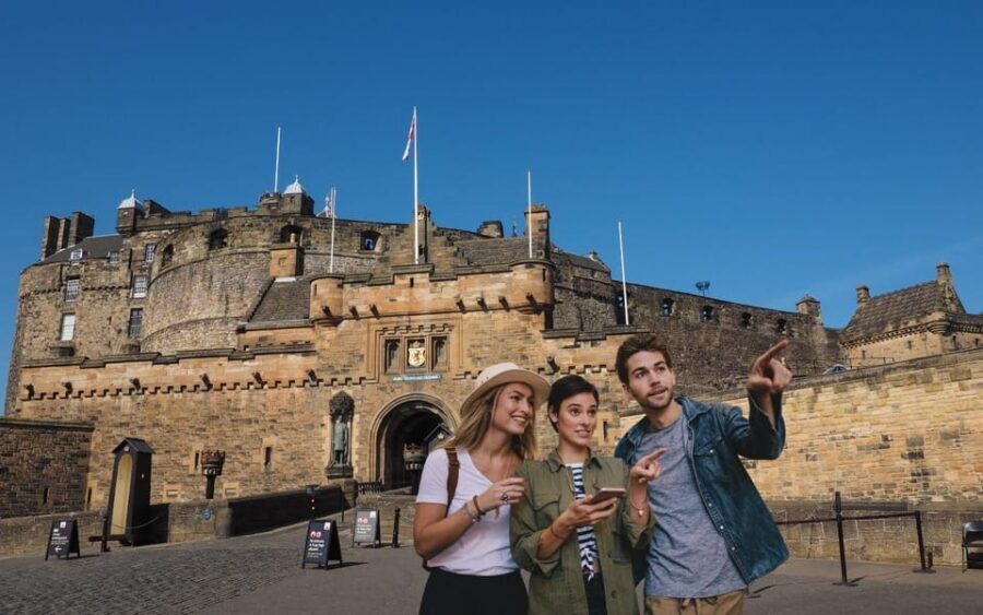 Edinburgh: Royal Mile Walking Tour & Exploration Game - Starting at Edinburgh Castle Esplanade: Your Game Begins