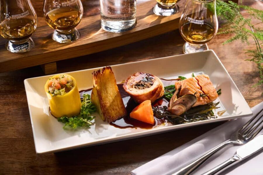 Edinburgh: Scotch Whisky Tasting & 3 Course Dinner - The tasting starts with nosing and a guided approach