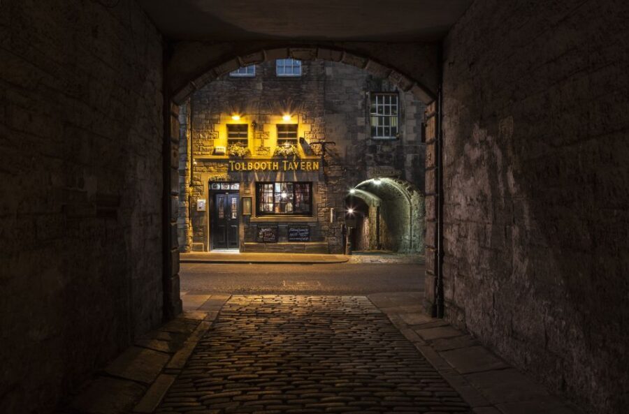 Edinburgh: Scottish Whisky Tasting with a Local Expert - Whisky Cellar Stop: Why Storage Changes Flavor