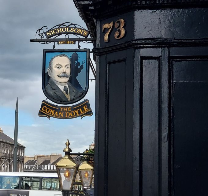 Edinburgh: Sherlock Holmes Private Walking Tour - What the 2-hour format feels like on your feet