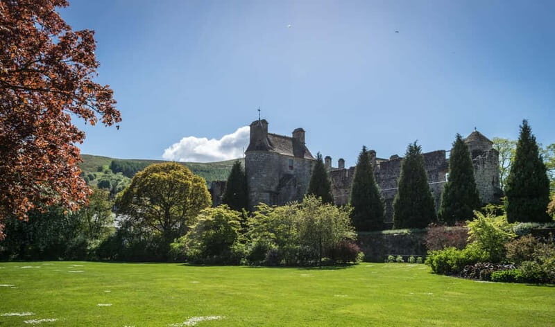 Edinburgh: St. Andrews and Falkland Palace Day Tour - The coach ride experience: small group energy, big window photos