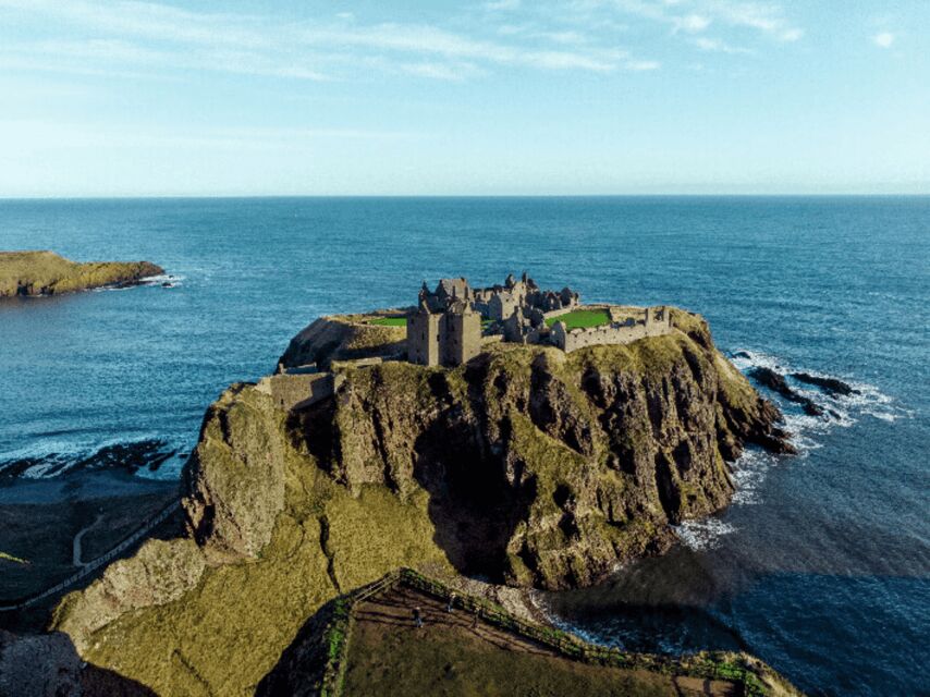 Edinburgh: St Andrews, Dunnottar Castle & Falkland Tour - Starting point and the first wow: South Queensferry and Forth Bridge