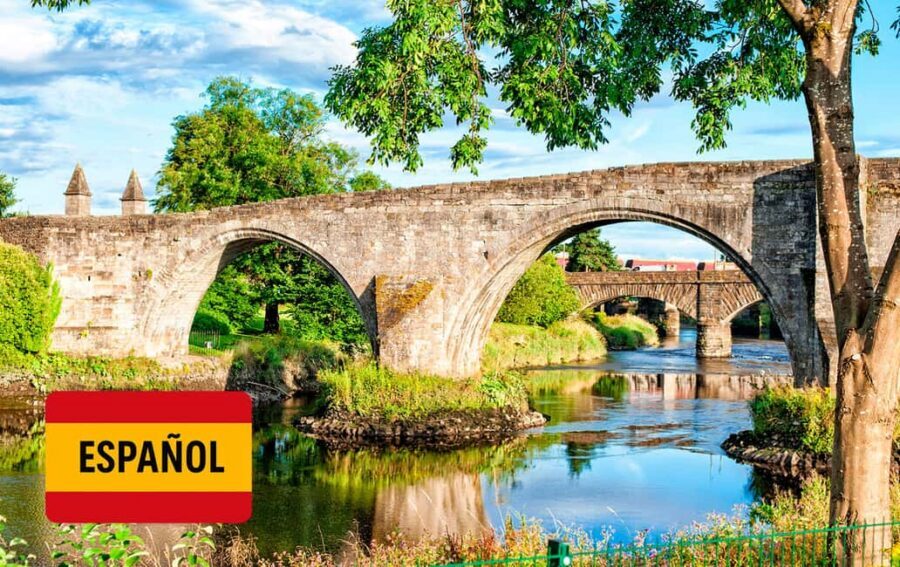 Edinburgh: Stirling, Whisky and St Andrews Tour in Spanish - Whisky distillery tour: what you get besides a souvenir tasting