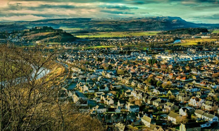 Edinburgh: Stirling, Whisky & St Andrews Tour in Italian - Stirling Castle and the Wallace Monument: Big Scottish Views, Practical Time