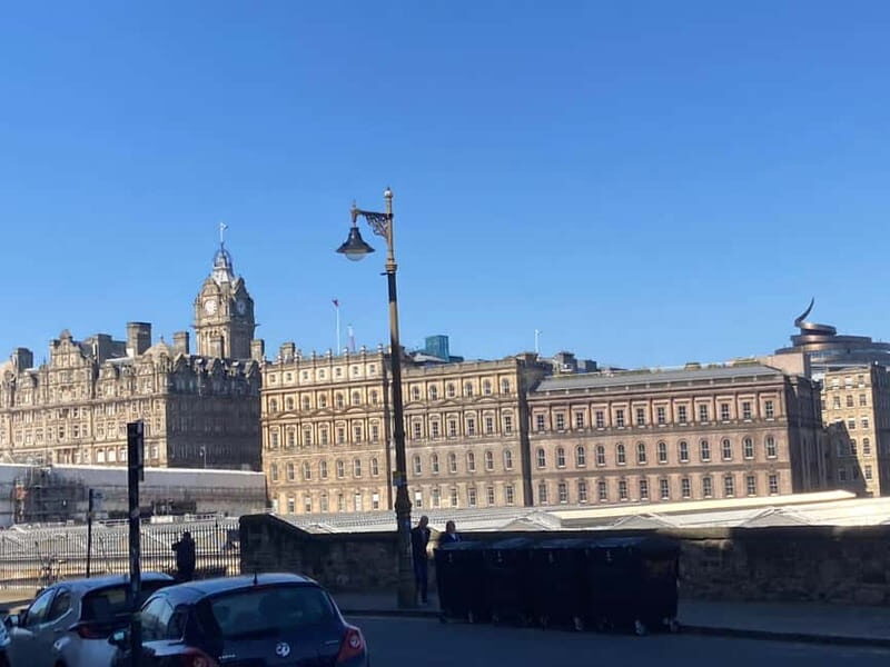 Edinburgh: Tales from the Old Town Guided Walking Tour - Royal Mile photo stop: get the broad picture fast