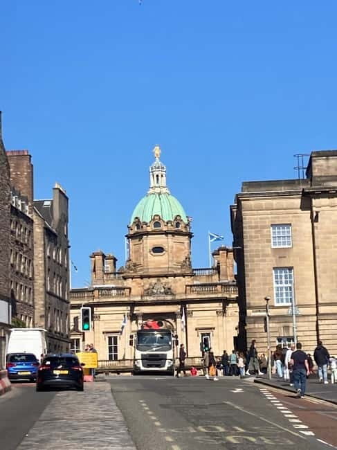 Edinburgh: Tales from the Old Town Guided Walking Tour - The walk segment: keep an eye on the small streets