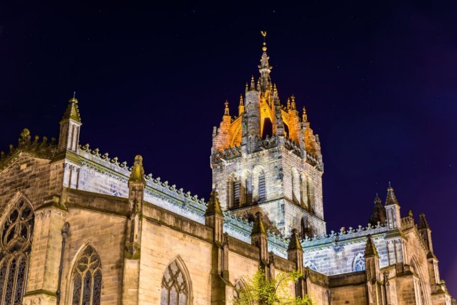 Edinburgh: The Dark Side Walking Tour - Witch trials and burnings: why fear spreads