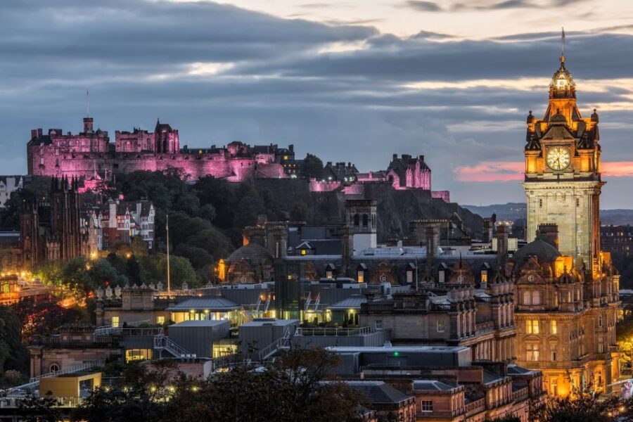 Edinburgh: The Dark Side Walking Tour - Price and value: what $35 buys you in central Edinburgh