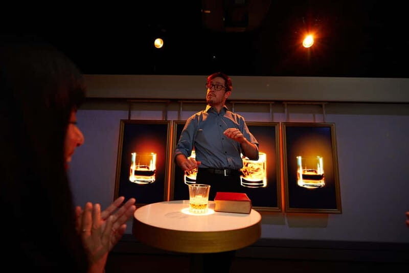 Edinburgh: The Johnnie Walker Signature Experience - Entering the Johnnie Walker Experience on Hope Street