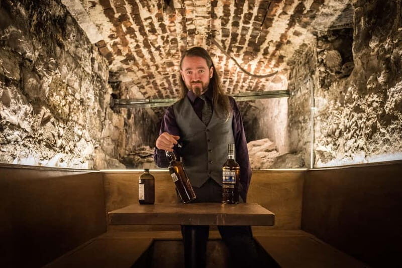 Edinburgh: The Lost Close Underground Scotch Whisky Tasting - What the underground setting does for your whisky tasting