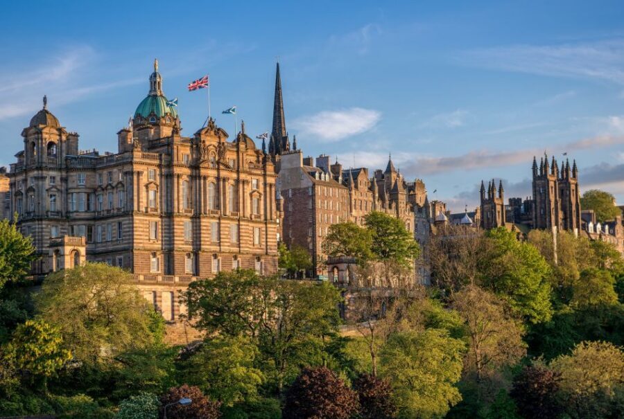 Edinburgh: The Royal City Tour from London - Getting from London to Edinburgh: Your arrival plan matters