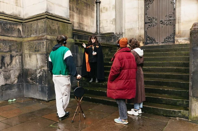 Edinburgh: Underground Vaults Evening Ghost Tour with Whisky - The old-school thrill: Edinburgh’s gruesome past with modern guidance