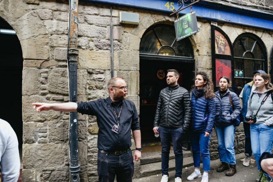 Edinburgh: Underground Vaults Tour - Meeting at 300 Lawnmarket: Where the Tour Starts