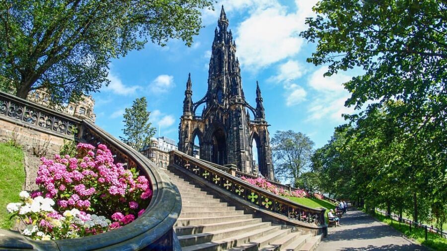 Edinburgh Walking Tour with a Local - Key takeaways before you lace up