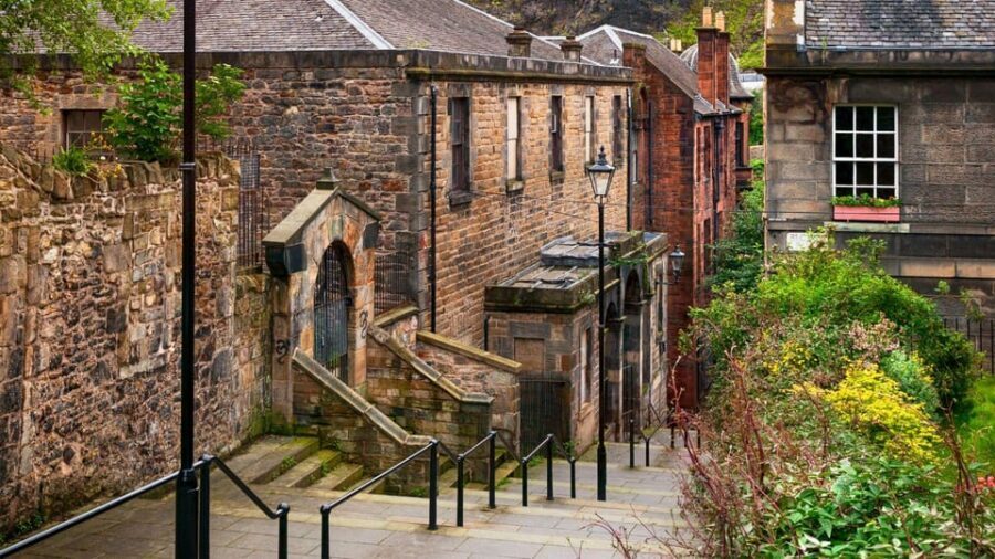 Edinburgh Walking Tour with a Local - Viewpoints and the scenic payoff of walking the slopes