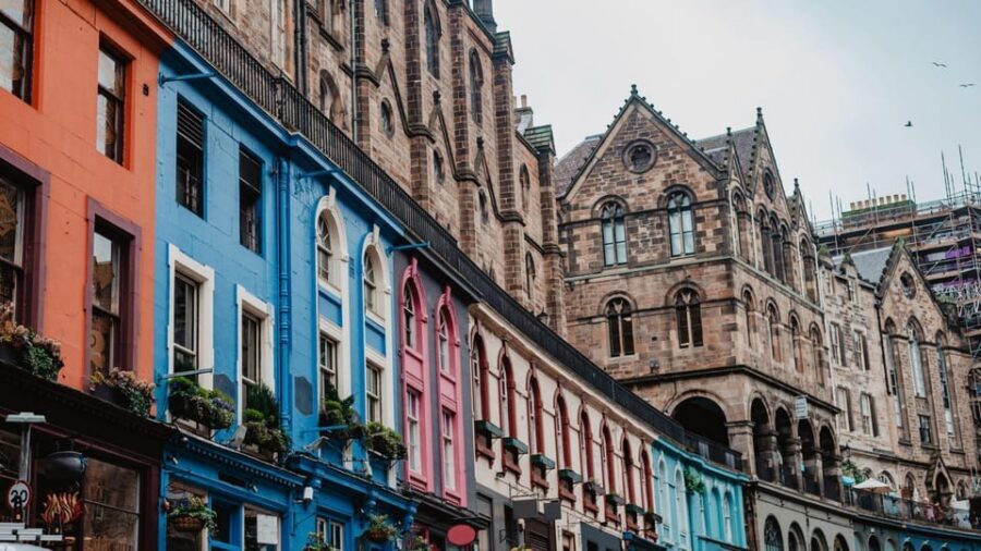 Edinburgh Walking Tour with a Local - Old Town closes and royal-story streets you’ll actually walk through