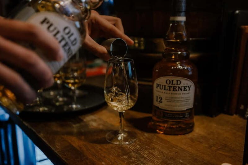Edinburgh: Whisky Tasting and Storytelling in a Historic Pub - Key highlights to know before you go