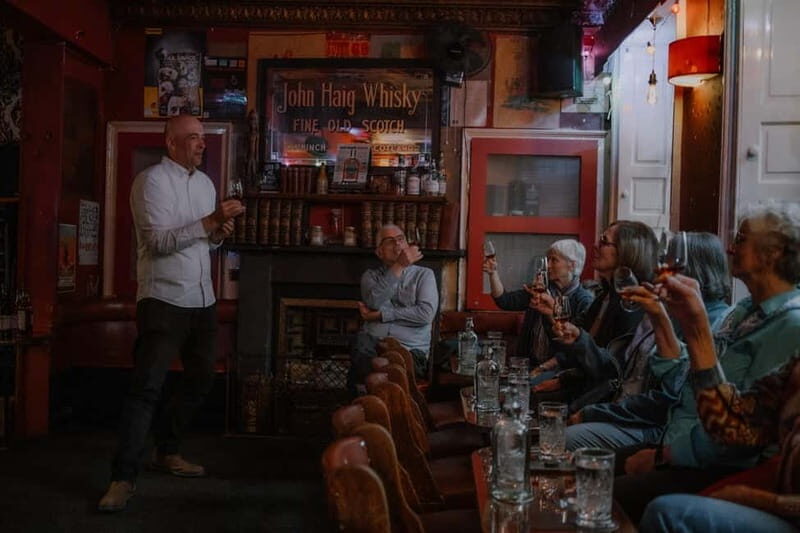 Edinburgh: Whisky Tasting and Storytelling in a Historic Pub - How to get more out of your dram (without overthinking it)