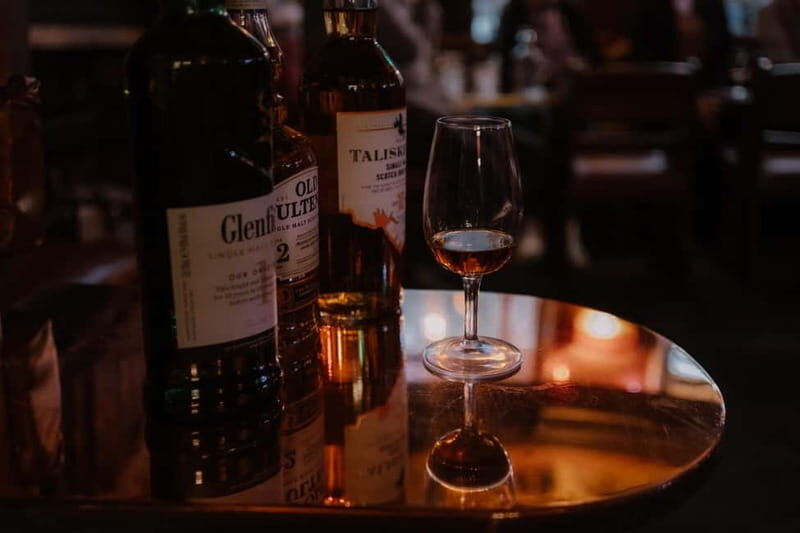 Edinburgh: Whisky Tasting and Storytelling in a Historic Pub - Should you book this Edinburgh whisky tasting at The Waverley Bar?