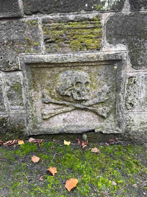 Edinburgh's Dark History Walking Tour - Quick hits