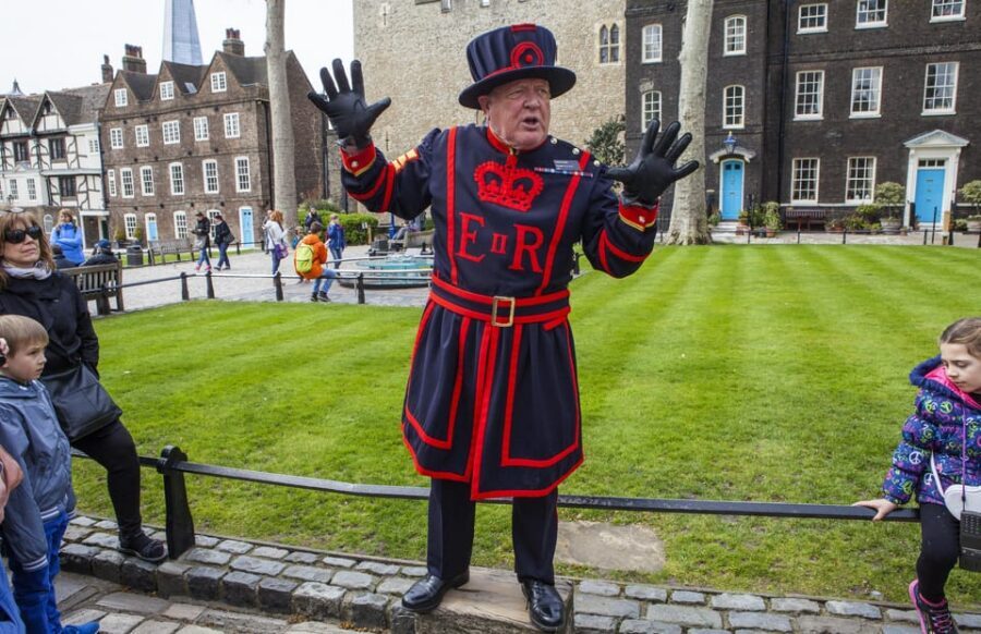 Exclusive Beefeater Meet & Greet at the Tower of London - Before you go: meeting point, timing, and on-site rules